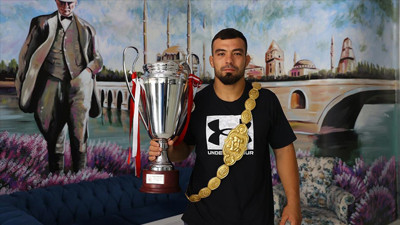 Başpehlivan Yusuf Can Zeybek altın kemerin ebedi sahibi olmak istiyor
