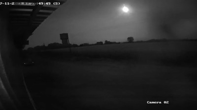 Bulgaristan üzerinden geçen dev meteor Romanya’ya düştü