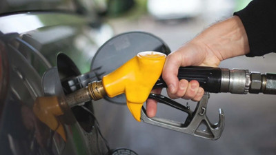 Benzine yine zam! Kuruş kuruş değil 1,32 TL birden! Bu gece pompaya yansıyacak
