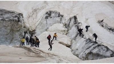 Cilo buzullarında kaybolan 2 kişiyi arama çalışmaları yarına bırakıldı