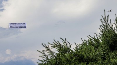 Pensilvanya'da FETÖ elebaşı Gülen'e darbe: Pankartta bu mesaj vardı