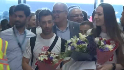 Son Dakika: Filenin Sultanları eve döndü! Kaptan Eda Erdem: Bayrağımızı gururla dalgalandırdık