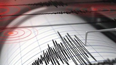 Ege gece 02.49'da depremle uyandı! AFAD '4 büyüklüğünde' dedi