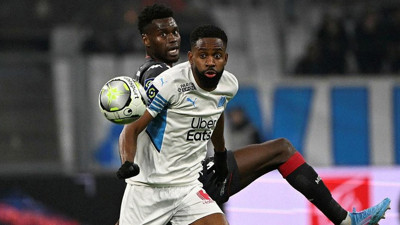 Galatasaray'ın yeni transferi Cedric Bakambu'nun uçağında korku dolu anlar! Teknik arıza yaşandı