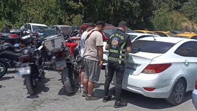 Tesettürlü kadınların üzerine motosiklet süren kişiler yakalandı