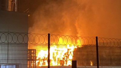 Tekirdağ'da karton fabrikasında yangın