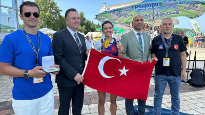 Milli kürekçi Elis Özbay dünya şampiyonu oldu