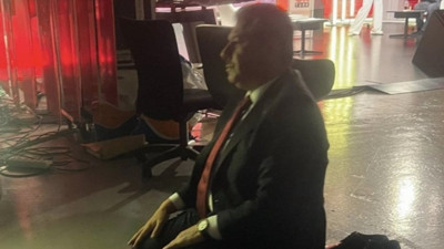 Tevfik Göksu'dan 'Stüdyoda namaz fotoğrafı' açıklaması