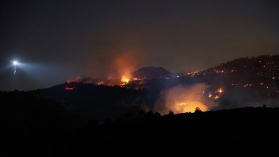 Alevler Türkiye'nin ciğerlerini yakıyor! 85 milyonun gözü Antalya'da