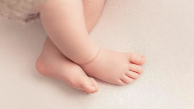 Cep telefonu almak için çocuğunu sattı!