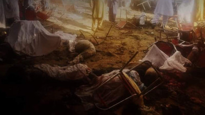 Pakistan'da parti kongresine bombalı saldırı! Onlarca ölü var