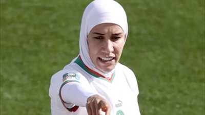 Dünya Kupası'nda tarih yazdı! İşte başörtüsü takan ilk oyuncu...