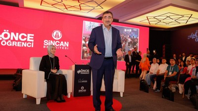 Cumhurbaşkanı Yardımcısı Cevdet Yılmaz, Bakan Tunç, Bakan Göktaş ve Bakan Bak'tan Sincan'da üniversiteye girecek öğrencilere tercih desteği