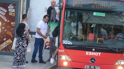 Grevin ikinci gününde İzmir trafiğinde yoğunluk var