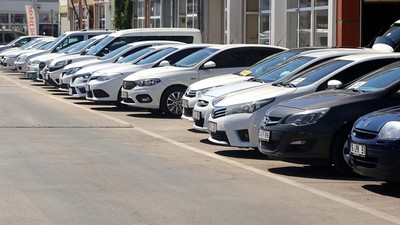 İkinci el otomobilde fiyatlar düştü mü? İşte araç alacakların planlarını değiştiren gelişme