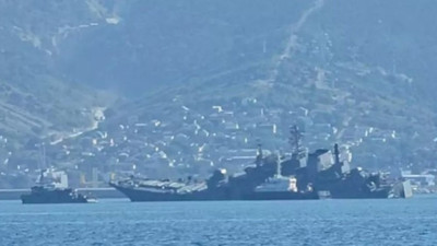 Rusya-Ukrayna savaşında bu gece yarısı bir ilk yaşandı: Rus savaş gemisi vuruldu