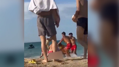 Bu nasıl cankurtaran: Arnavutköy'de bir genci beş kişi dövdüler