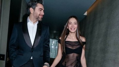 Neslihan Atagül eşi Kadir Doğulu ile tatiline tam gaz devam ediyor! Yatak pozunu paylaşan güzel oyuncu o ayrıntıyı da kareye ekledi
