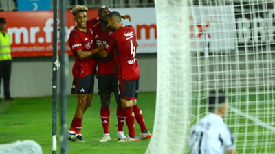 Beşiktaş Neftçi'yi farklı mağlup etti! Bakü'de gol şov