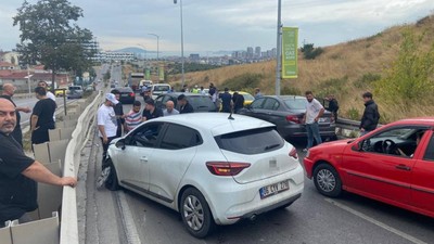Maltepe'de can pazarı! Vinç şoförü dehşet saçıp sırra kadem bastı! 16 araç birbirine girdi