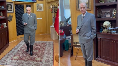 Devlet Bahçeli, Zeki Müren'in 'ağlama sevdam' şarkısı ile körüklü çizmelerini paylaştı, herkes hikayesini merak etti! İşte Bahçeli'nin verdiği mesaj