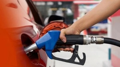 Gece yarısından itibaren geçerli olmak üzere motorine 1 liralık zam geldi