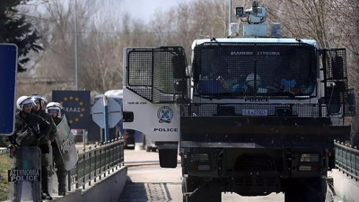 Yunanistan'daki 'göçmen avına' 3 gözaltı