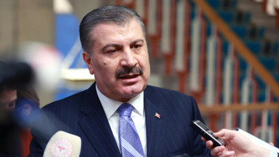 Fahrettin Koca, YKS'de tıp fakültesini seçen öğrencileri tebrik etti