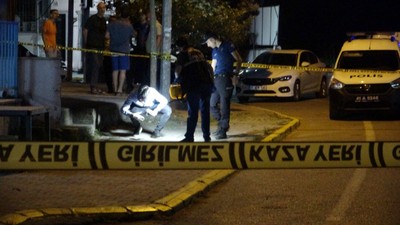 Cadde ortasında bir kadını öldürüp, parkta intihar etti  