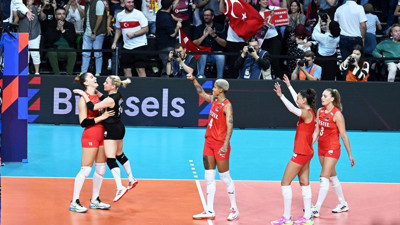 Filenin Sultanları Avrupa Şampiyonası yarı finalinde İtalya'yı 3-2 yendi