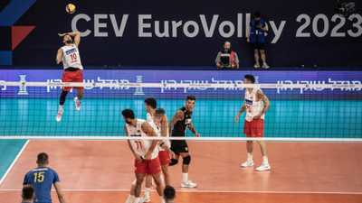 Türkiye Erkek Voleybol takımı Romanya'ya yenildi
