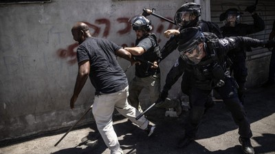 İsrail polisi Eritrelilerin Tel Aviv’deki protestosuna gerçek mermiyle müdahale etti: Çok sayıda yaralı var