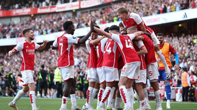 Arsenal, ManU'yu yıktı: Uzatmalarda iki gol...
