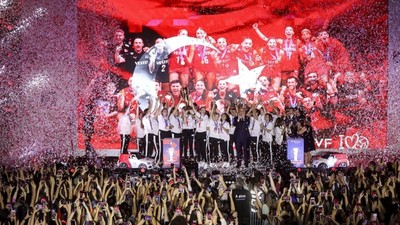 Galataport'ta şampiyonluk kutlaması! Filenin Sultanları tarihi zaferi vatandaşlarla kutladı