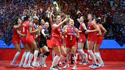 A Milli Voleybol Takımı'mız yeni başarı için 2024 Paris Olimpiyat Oyunları Elemeleri 'ne gidiyor