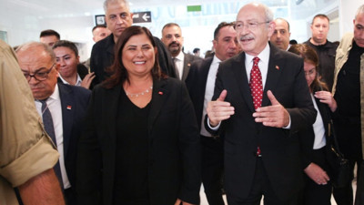 CHP'nin kalesi Aydın'da Efeler Belediye Başkanı Mehmet Fatih Atay, Özlem Çerçioğlu'nun kirli çamaşırlarını ortaya döküp partisinden istifa etti