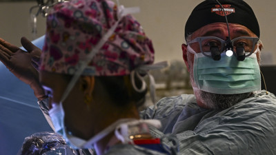 Türk cerrahlar robotik kalp ameliyatı yaptı! Alman İngiliz ve Belçikalı doktorlar izledi