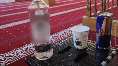 Camide alkol kullanan şahıs emniyette 'ataistim' demişti, savcılıkta 'Müslüman' oldu