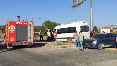 Denizli'de okul servisi korkunç kaza yaptı! 7'si öğrenci 8 yaralı