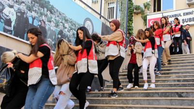 Kargocular ve avukatların "kötü ayakkabı" oyunu! Dolandırıcı çete çökertildi, 48 kişi adliyede milyonluk kazanca el konuldu
