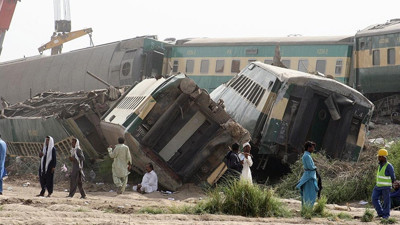 Pakistan Pencap'ta tren kazası! 20 ölü var
