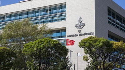 PKK elebaşı Abdullah Öcalan'a sarf ettiği sözler gerekçesiyle Şanlıurfa Milletvekili Ömer Öcalan'a soruşturma açıldı