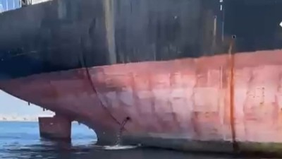 İstanbul'da şoke eden görüntü! Kirli suyu Marmara Denizi'ne tahliye etti
