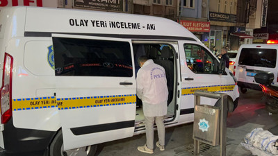 Baba-oğul dehşet saçtı: 4 kişiyi önce dövüp sonra bıçakladılar