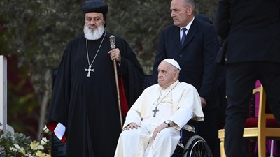 Papa Francis'ten eşcinsellik açıklaması! Dünya basınında gündem oldu