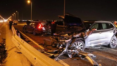 Kayseri'de 7 araç birbirine girdi: Ortalık savaş alanına döndü