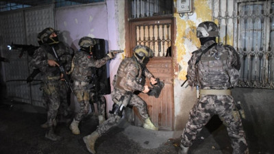 Ankara'da terör örgütü DEAŞ'a yönelik düzenlenen operasyonda 10 kişi gözaltına alındı
