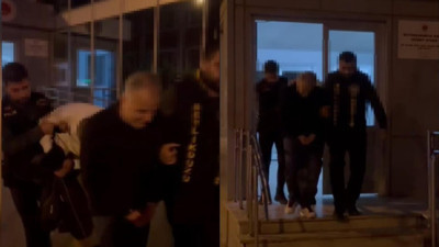 Beylikdüzü'nde çocuğu disiplin kuruluna verildiği için okulu basıp öğretmenlere saldıran şahıs tutuklandı