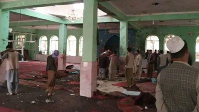 Son Dakika: Afganistan'da cuma namazı sırasında bombalı saldırı!