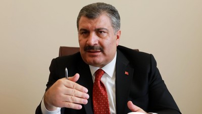Bakan Koca’dan 'Yabancı uyruklu doktor çalıştırılıyor' iddialarına yanıt